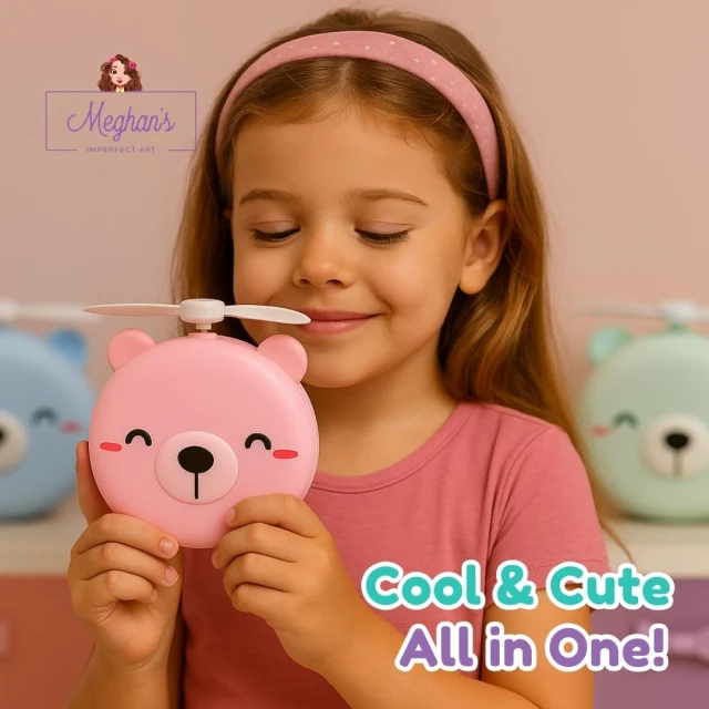 ✨ Cool & Cute – All in One! ✨
Our Rechargeable Fan Mirror is the perfect companion for stylish little girls. 💖
Available in pink, mint green, and sky blue, it keeps them cool while they glam up or enjoy playtime.
Whether it's a mini spa day or a fun outing, this fan mirror adds charm and comfort to every moment.
🍃 Lightweight & portable
🔋 USB rechargeable
👧 Kid-friendly and adorable

Give her the sweetest breeze of beauty!

✨ Refresca su rutina con dulzura ✨
Nuestro ventilador recargable con espejo de osito es el accesorio ideal para niñas coquetas.
Disponible en rosa, verde menta y azul cielo, las mantiene frescas mientras juegan o disfrutan de un día de spa.
🍃 Ligero y fácil de llevar
🔋 Recargable por USB
👧 Perfecto para niñas modernas y encantadoras
¡Una brisa adorable para cada momento especial!

📩 Contact us:
MEGHAN'S IMPERFECT ART
✉️ info@meghansimperfectart.com
🌐 www.meghansimperfectart.com
#meghansimperfectart #coquetaskids #fanparaniñas #spaencasa #niñascoquetas #productosparaniñas #accesoriosinfantiles #ventiladorparaniñas #regalosbonitos #momanddaughtertime #niñasconestilo #pinkvibes #pastelcolors #kidsbeautyproducts #cuteaccessories #coquetíadivertida #spaencasaparaniñas #accesoriosrosados #fanconestilo #niñafeliz